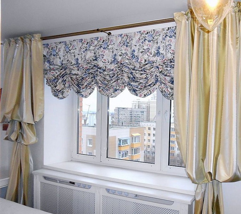 Короткие шторы на балкон до подоконника фото в интерьере